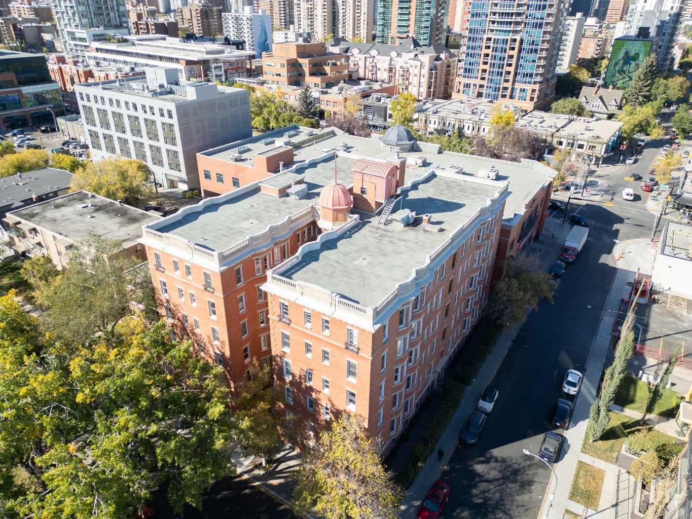 304, 804 18 Avenue SW — photo 2