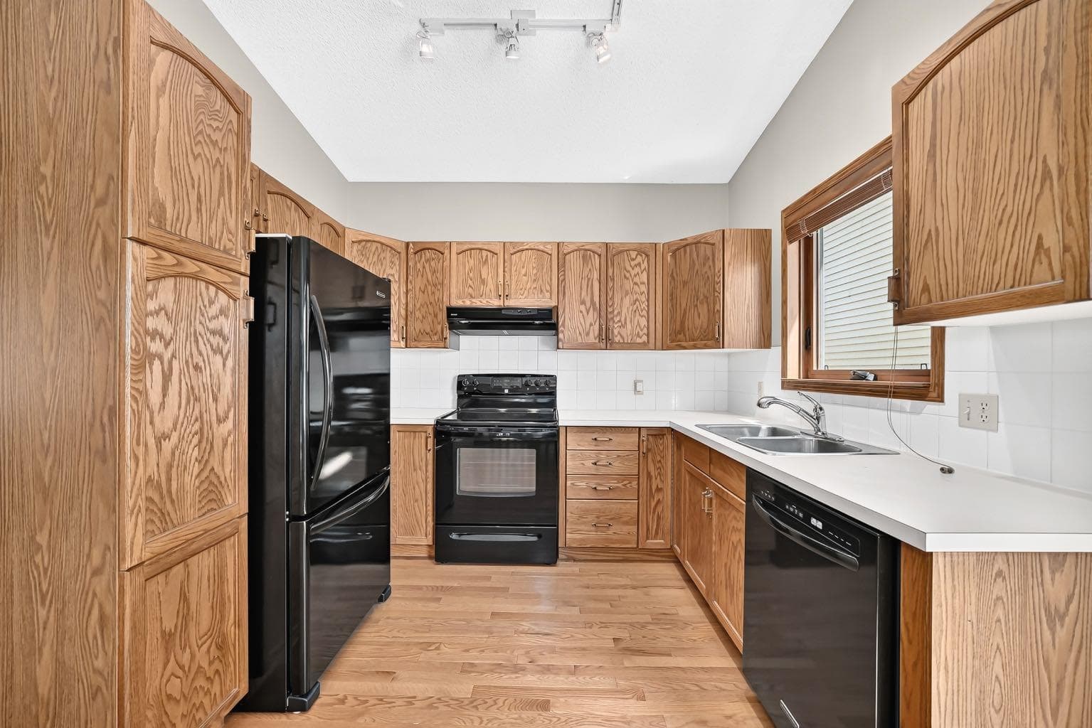 192 Riverbend Drive SE — photo 3