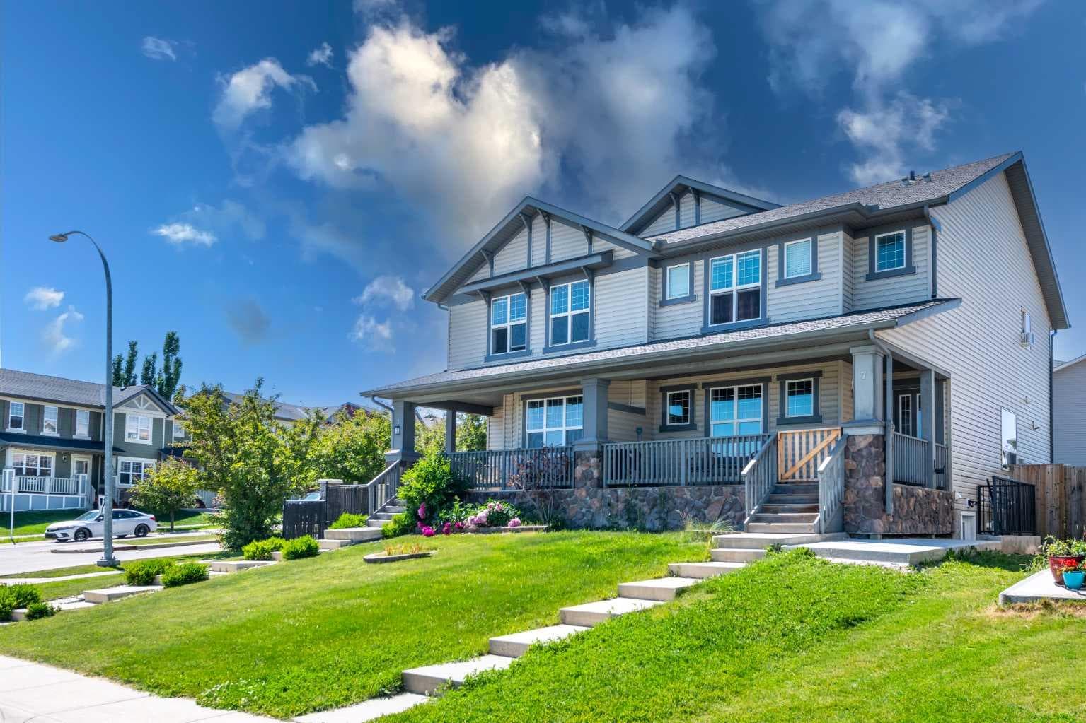 7 Panora Square NW — photo 1