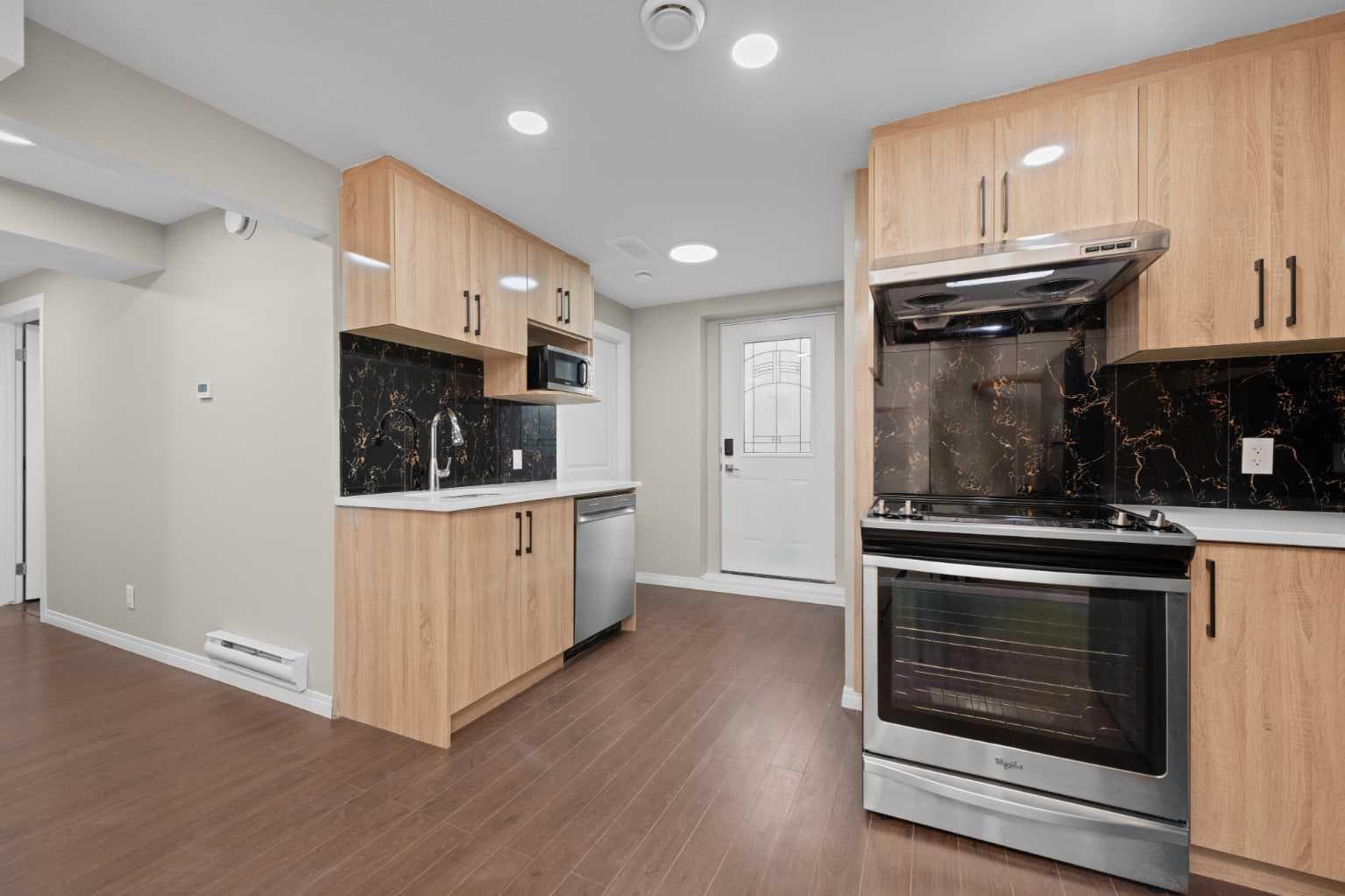 7 Panora Square NW — photo 2