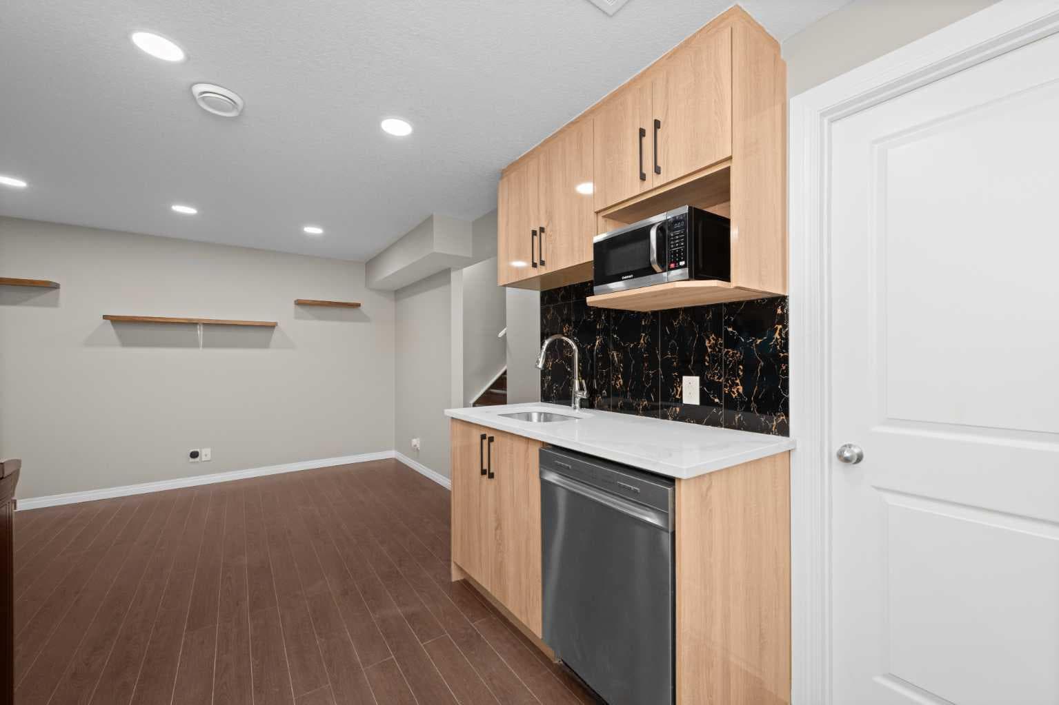 7 Panora Square NW — photo 3