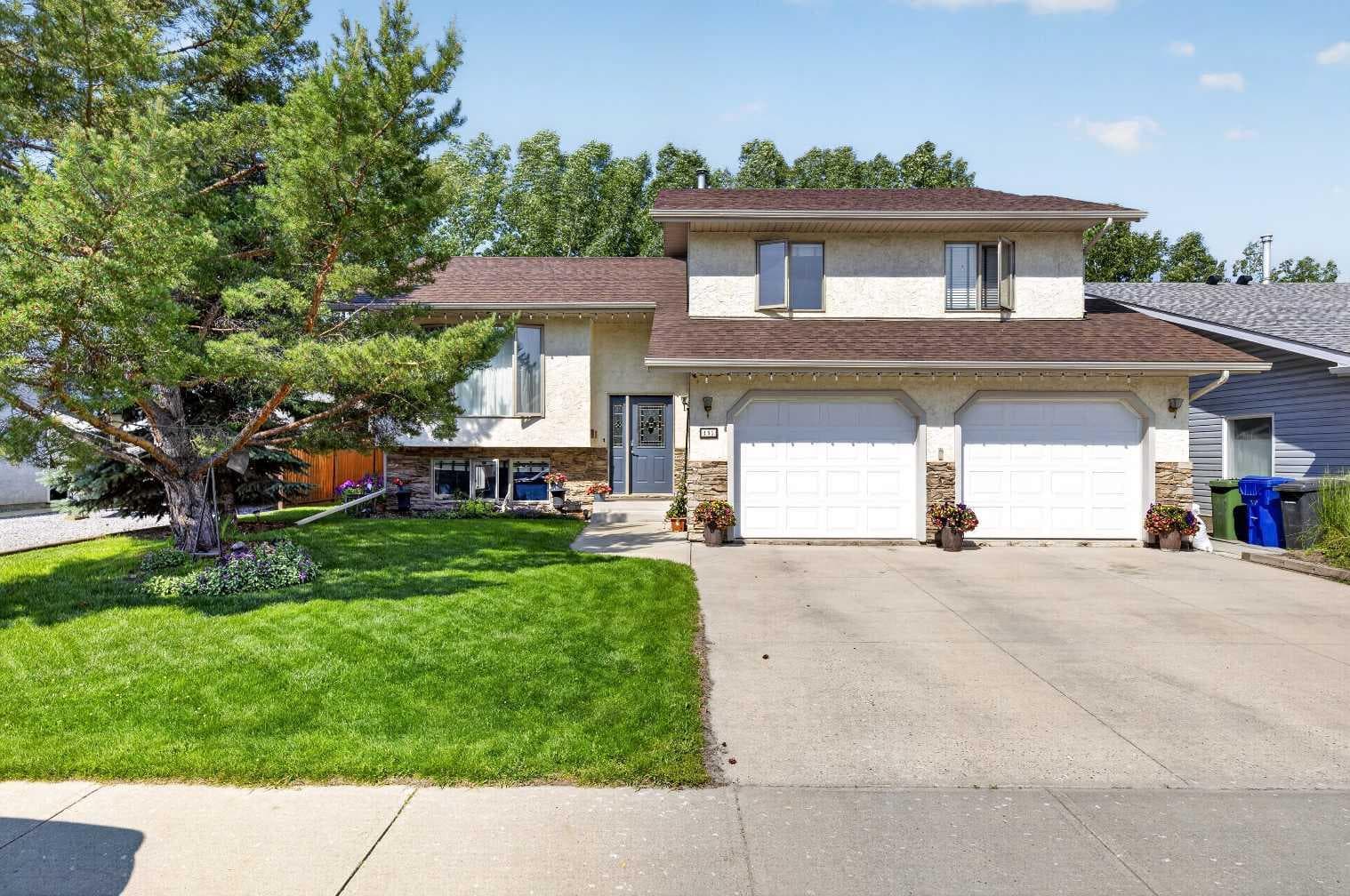 151 Balsam Crescent — photo 1
