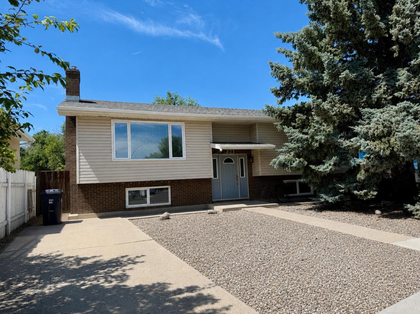 221 McDermott Road — photo 1