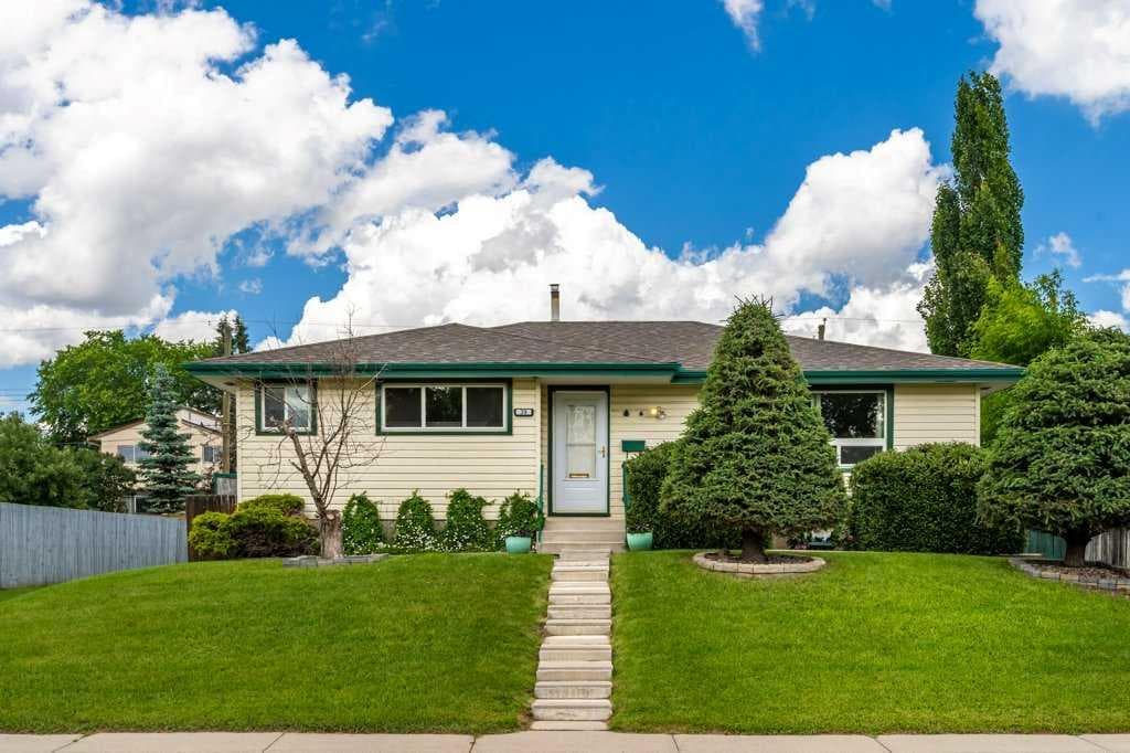 39 Maryvale Crescent NE — photo 1