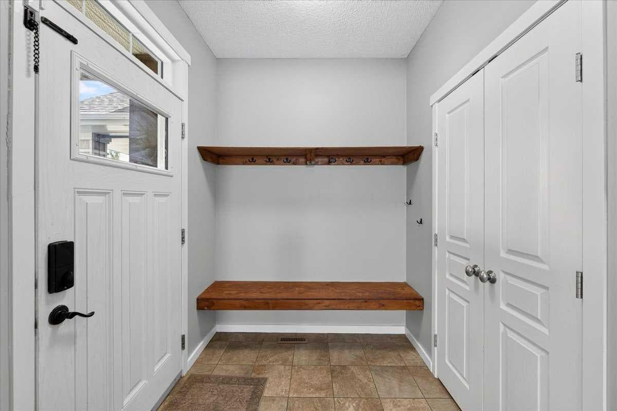 174 Mahogany Heights SE — photo 4