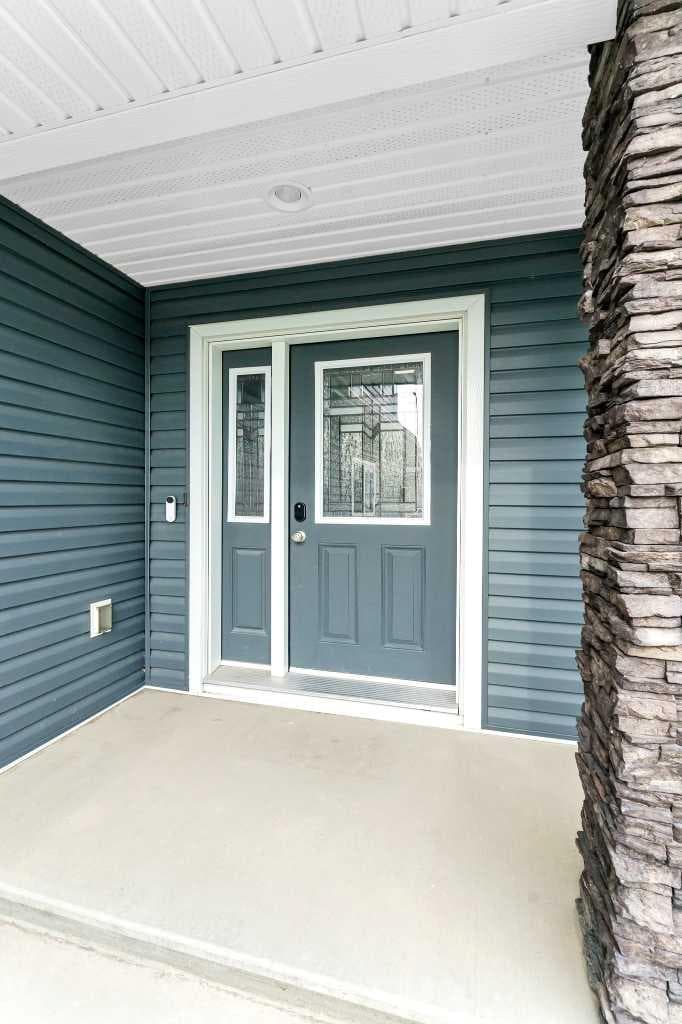 127 Hamptons Crescent SE — photo 2