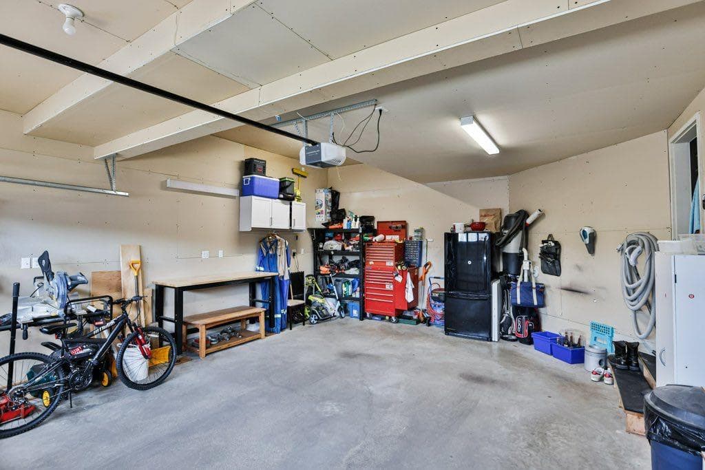 573 Squamish Lane W — photo 3