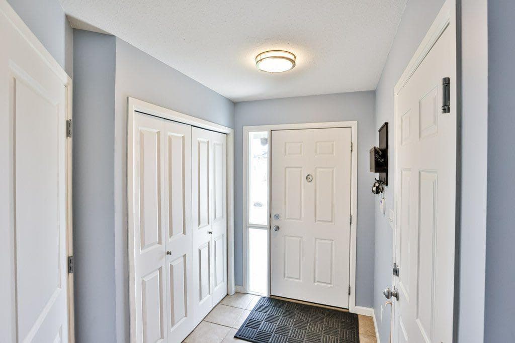 573 Squamish Lane W — photo 4