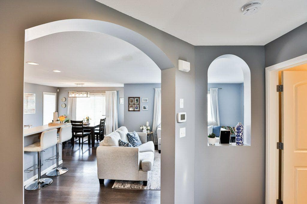 573 Squamish Lane W — photo 5