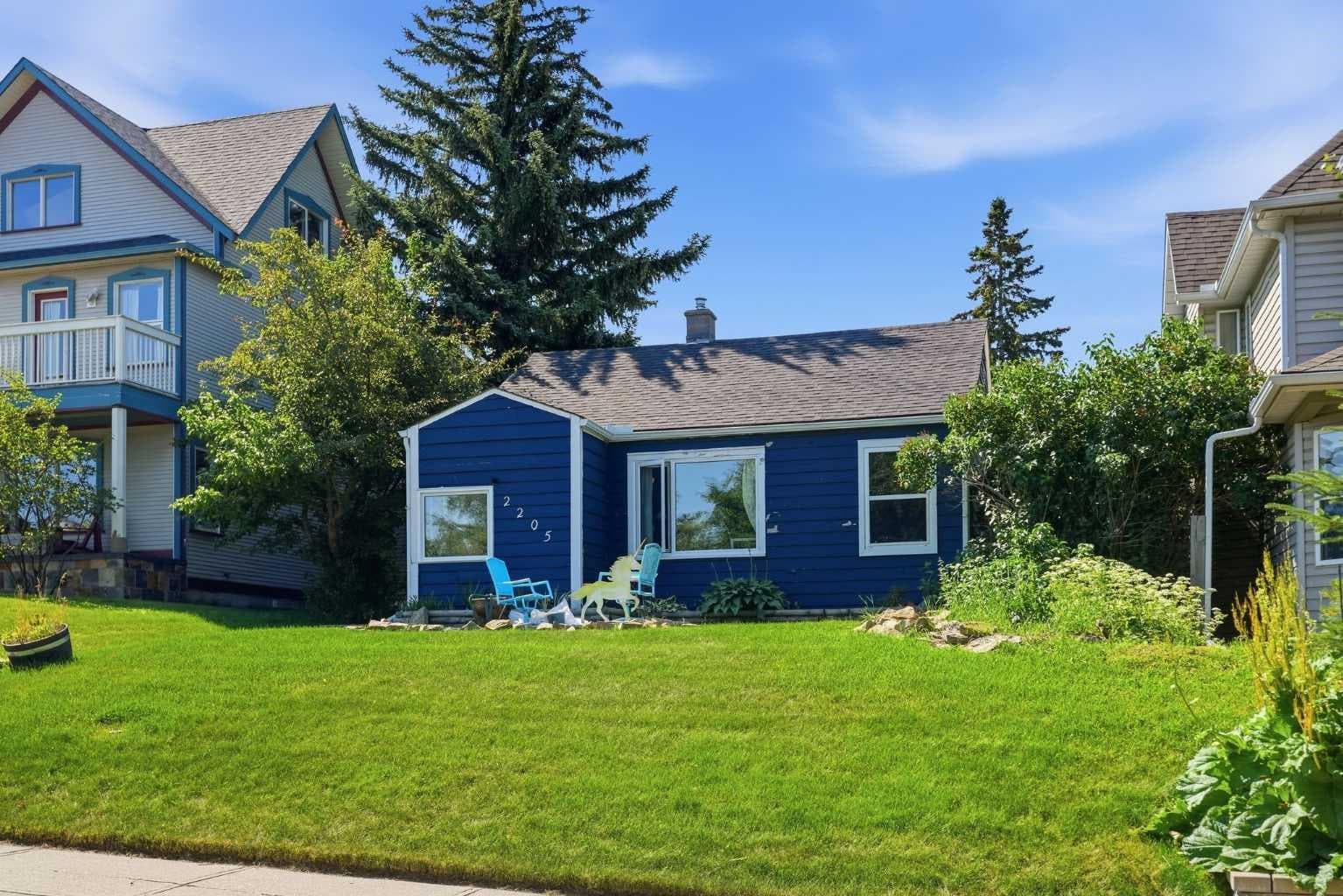 2205 27 Avenue SW — photo 3