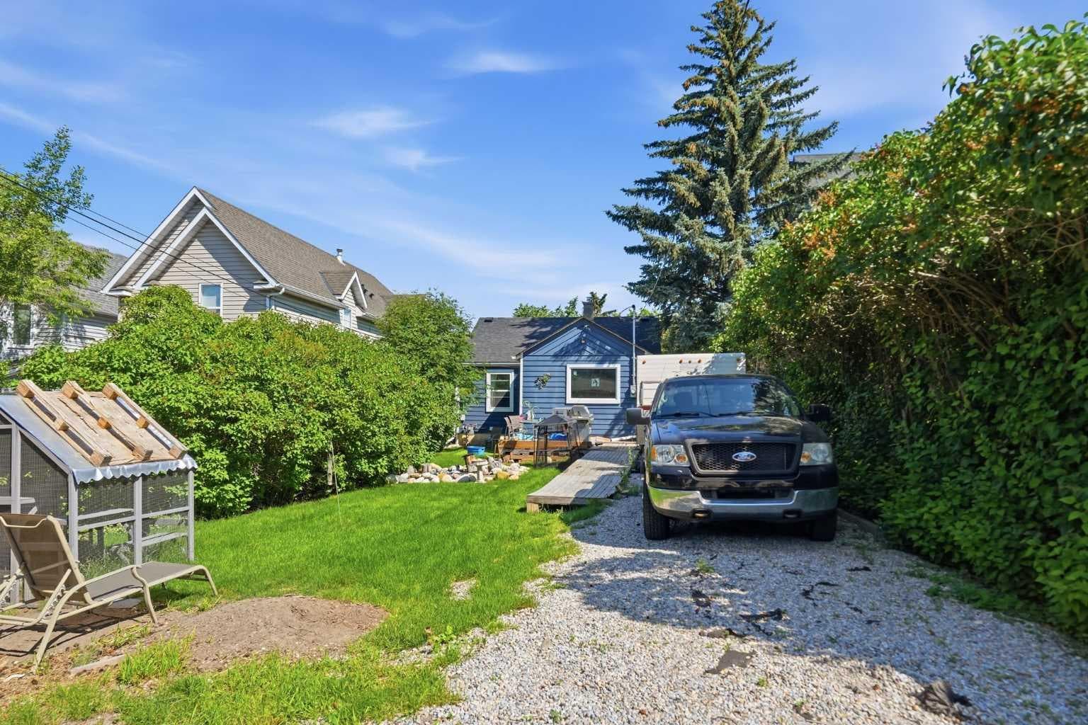 2205 27 Avenue SW — photo 5
