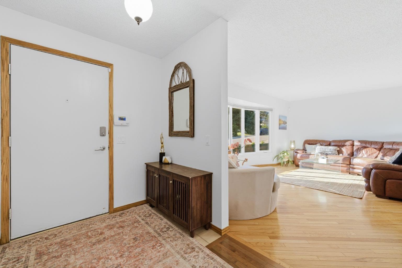 6016 Dalcastle Crescent NW — photo 2