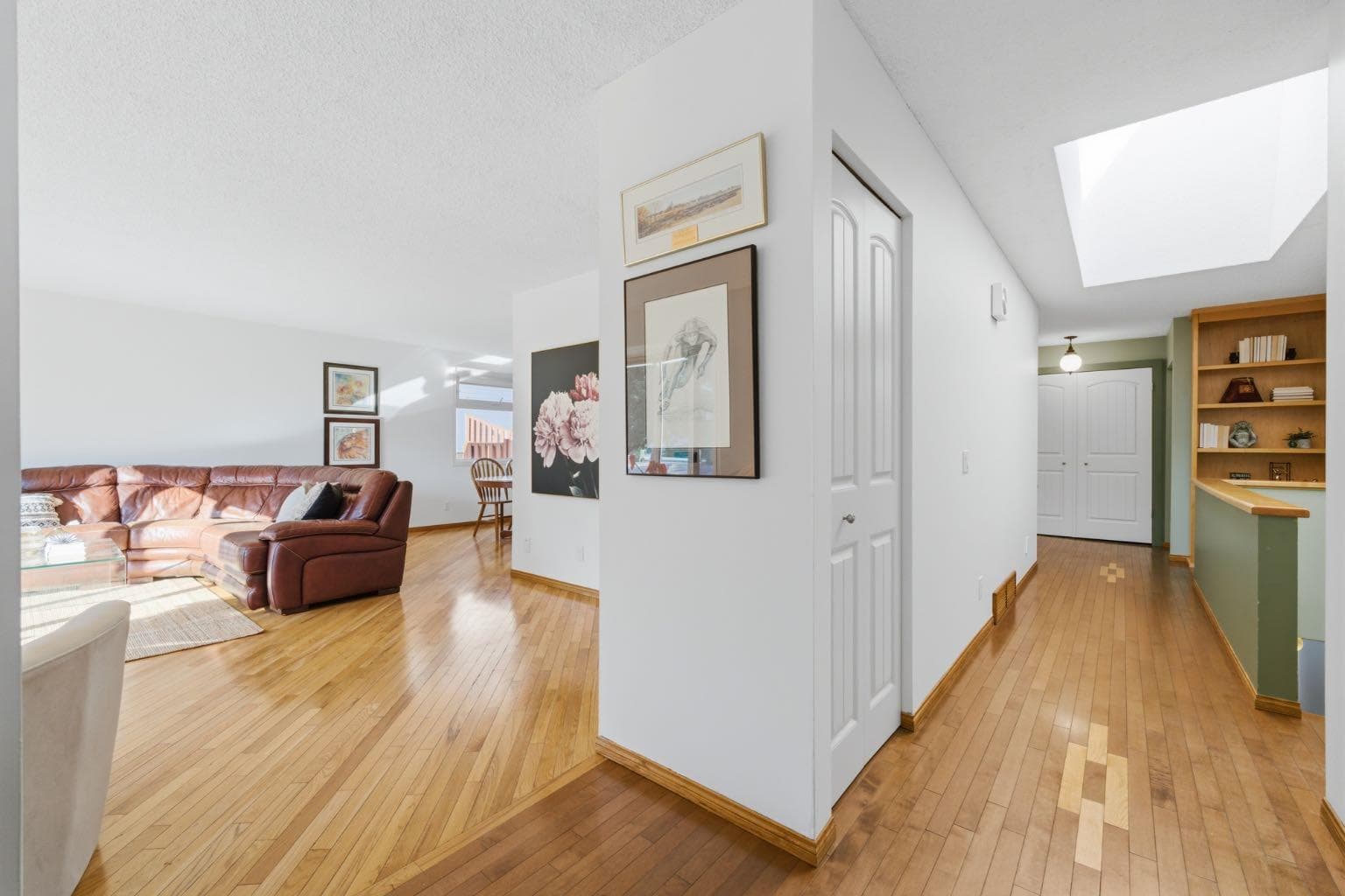6016 Dalcastle Crescent NW — photo 3