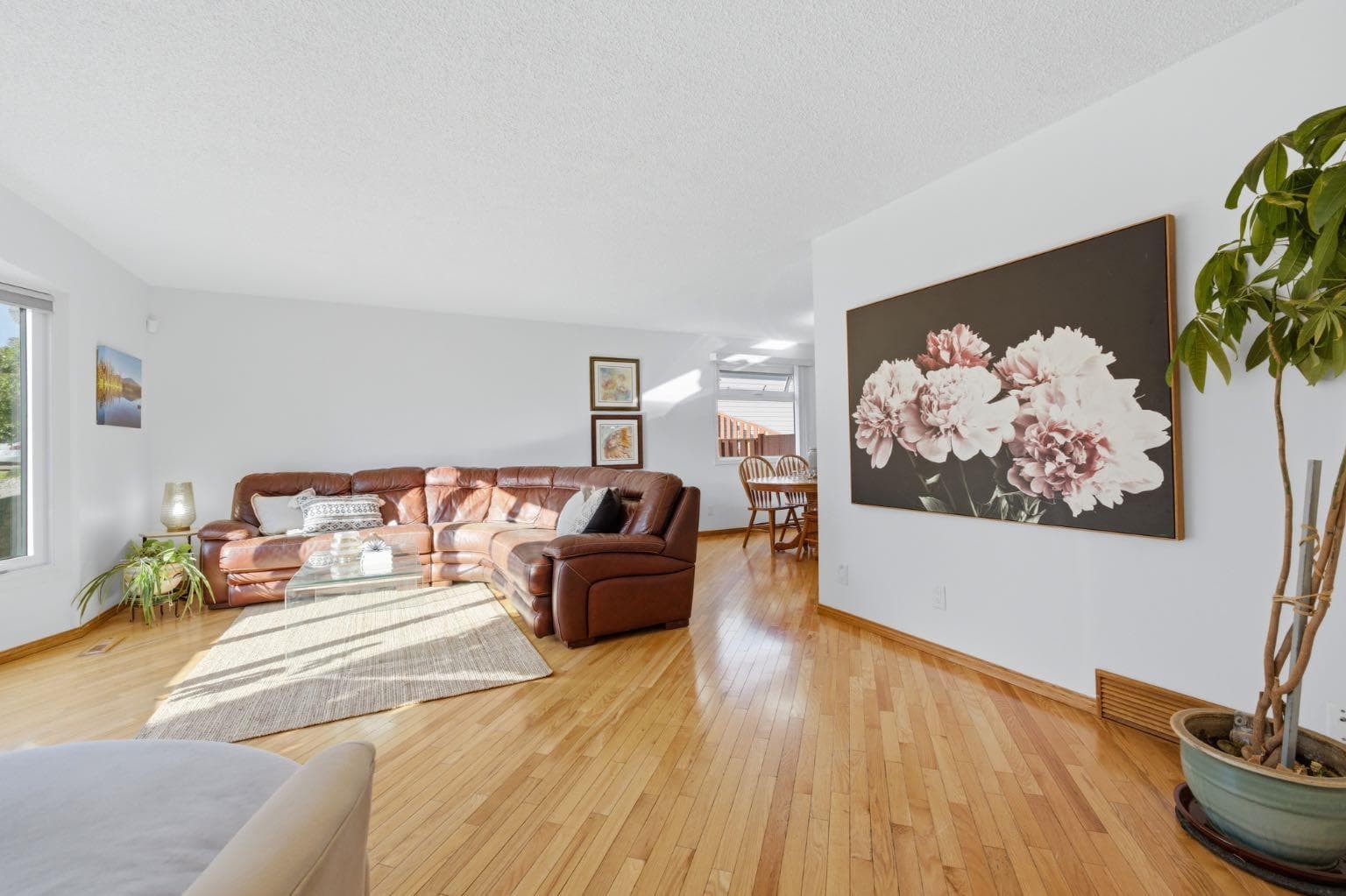 6016 Dalcastle Crescent NW — photo 4