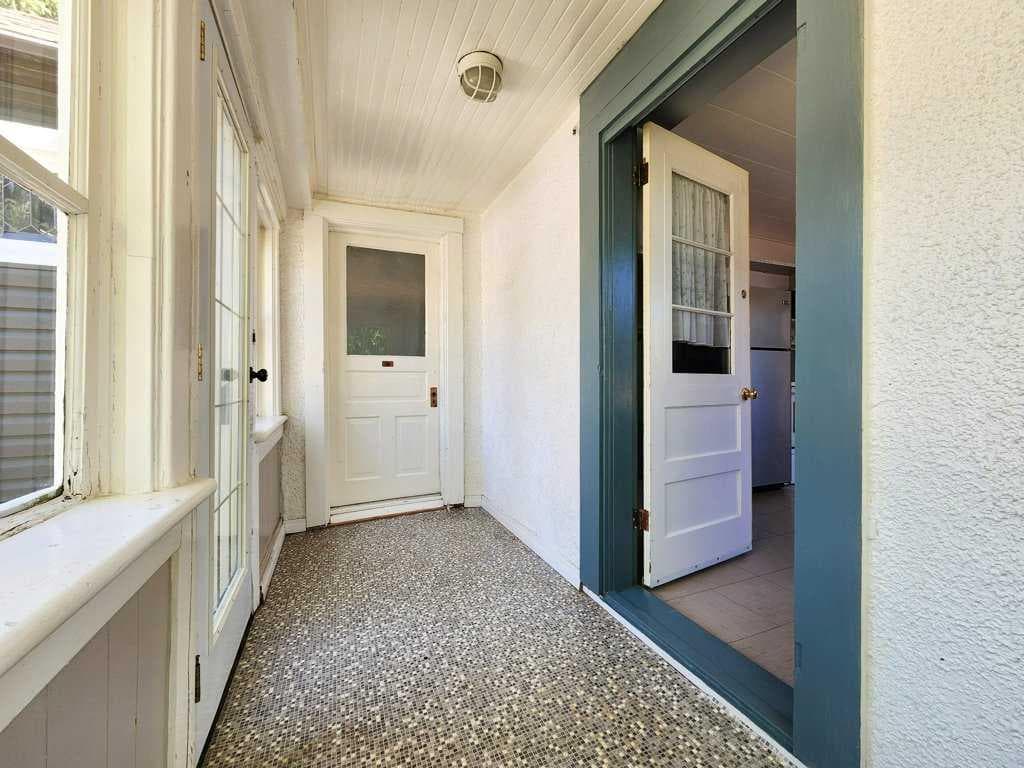 2229 210 Street — photo 4