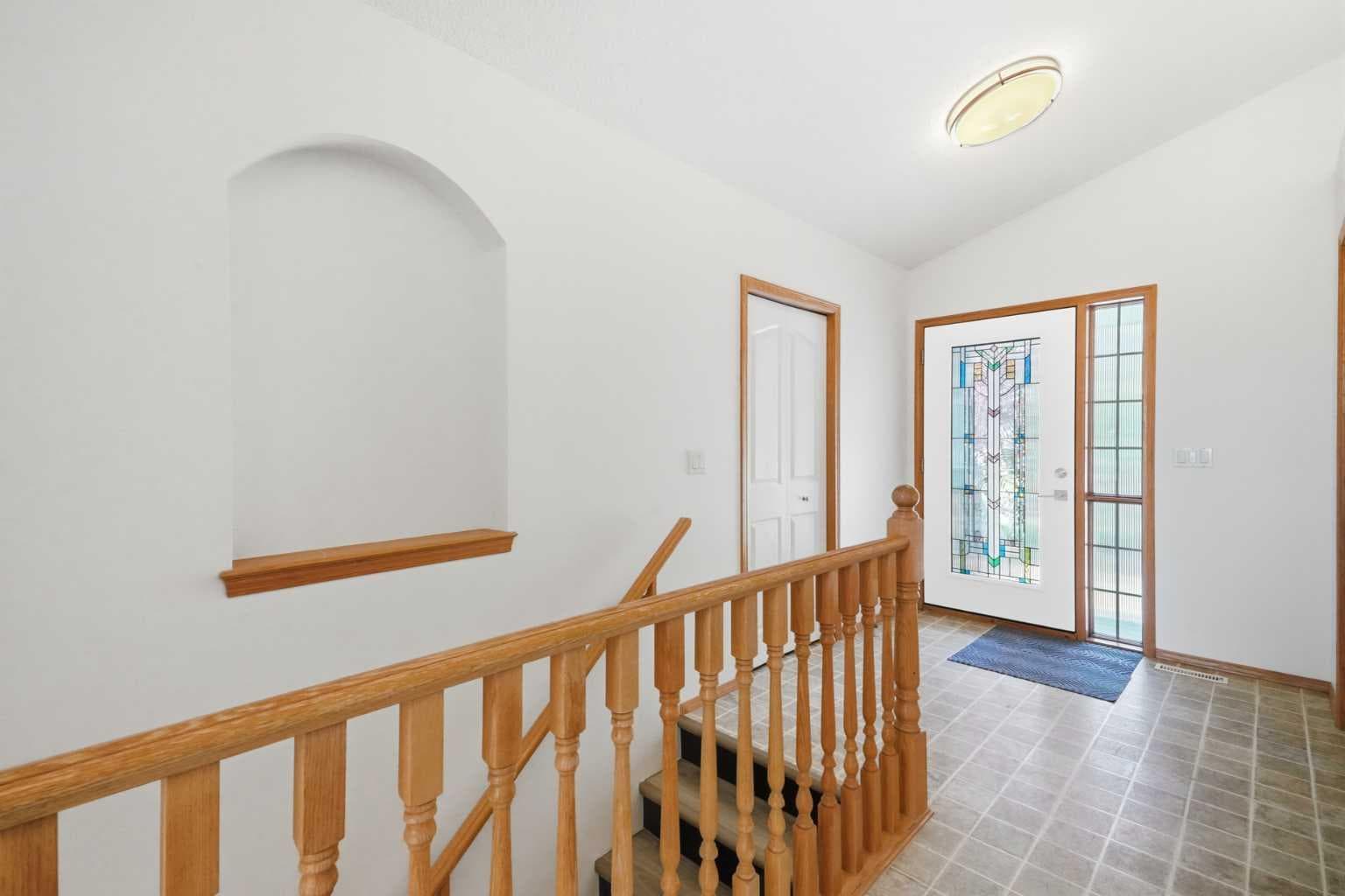 288 Springborough Way SW — photo 2
