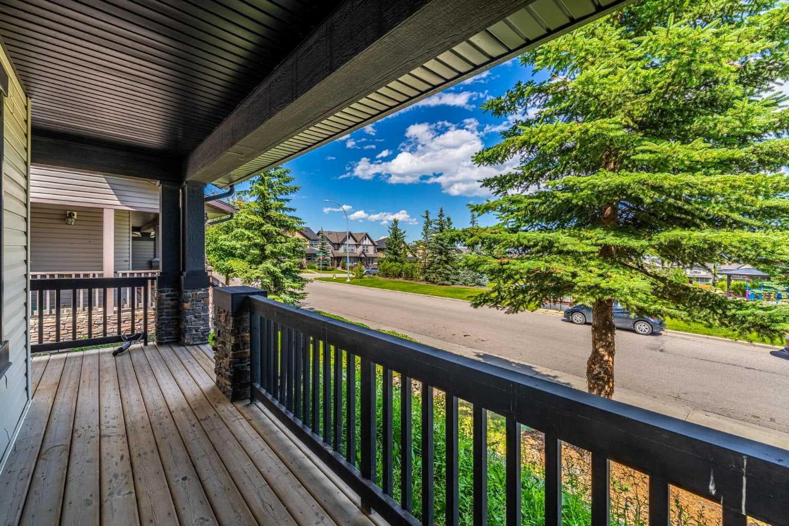 15 Panora Square NW — photo 4