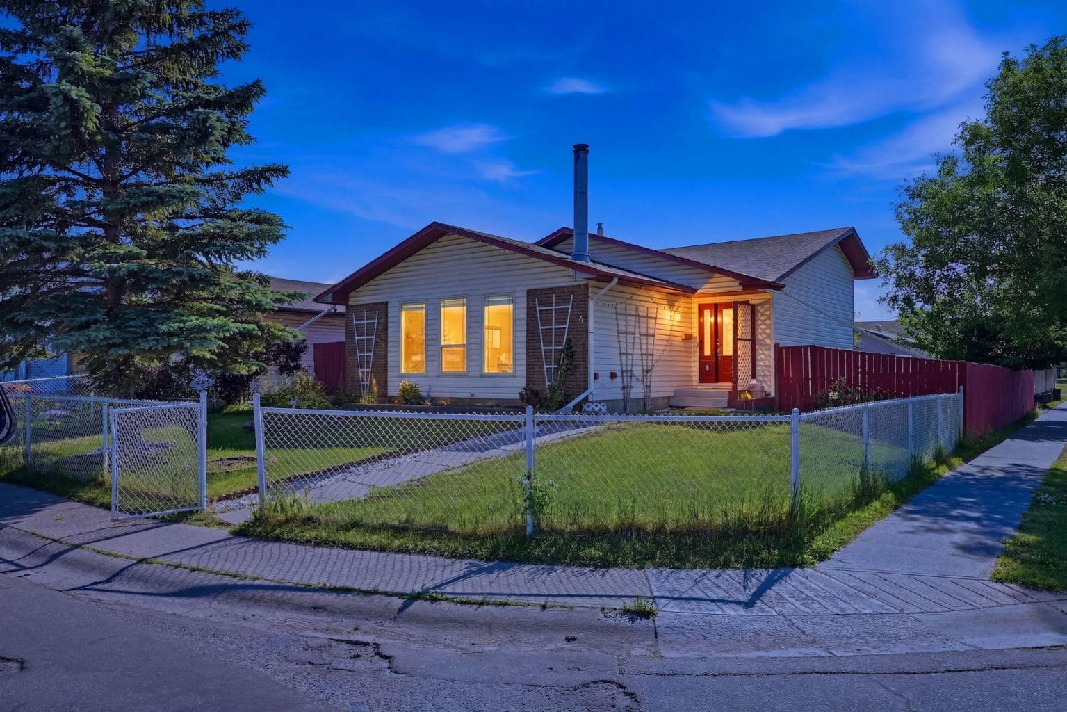 4 Fallswater Road NE — photo 2