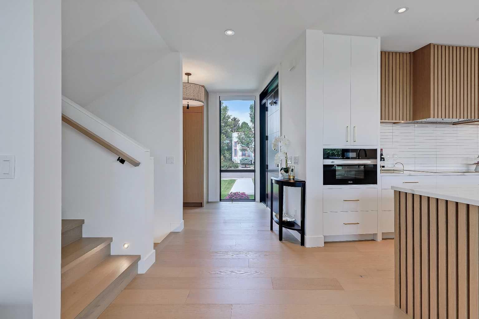159 Rosery Drive NW — photo 4