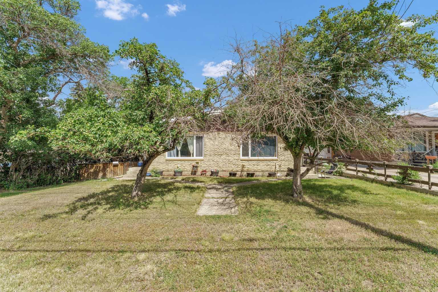 662/664 1 Street SW — photo 2