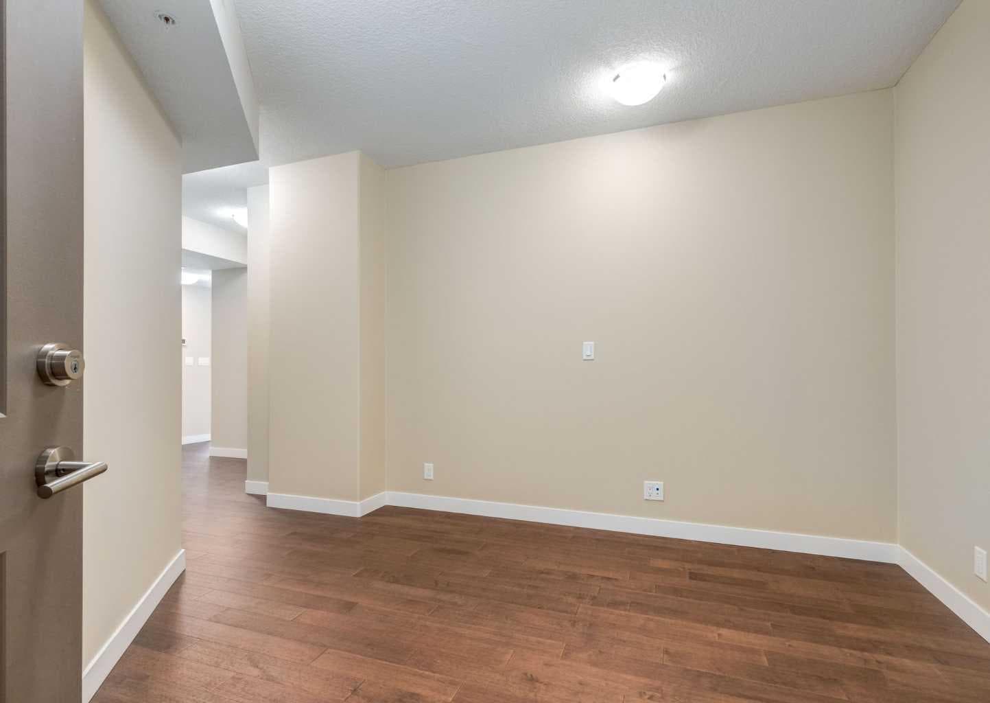 408, 32 Varsity Estates Circle NW — photo 3