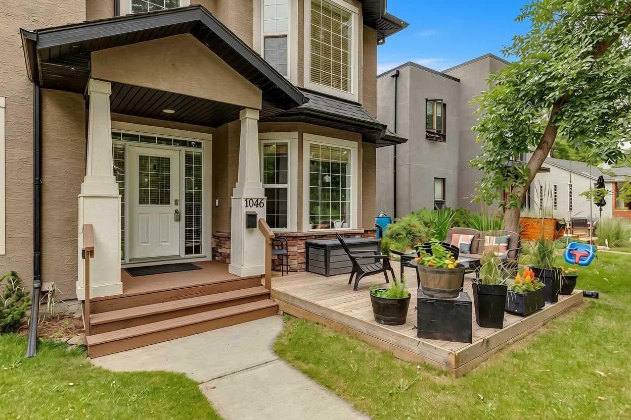 1046 Rundle Crescent NE — photo 3