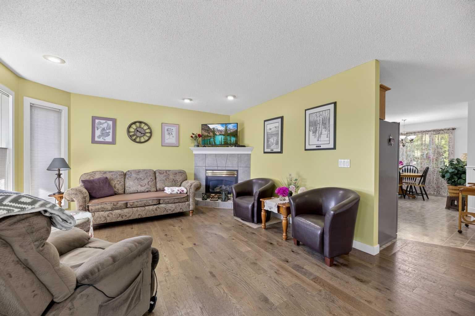 1514 Mary Place — photo 3