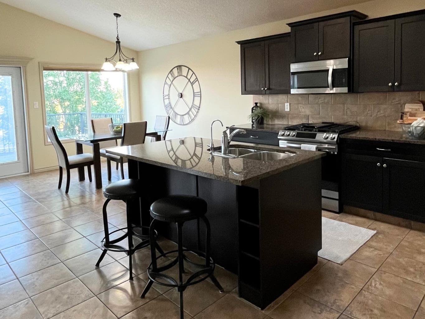 226 Gateway Manor S — photo 4