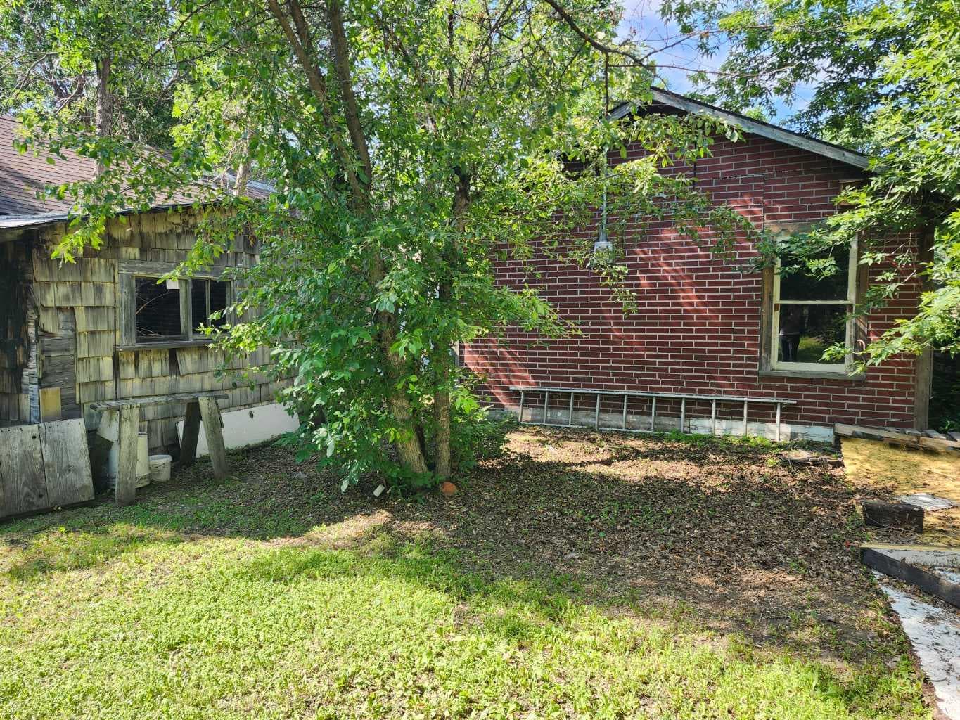 244 2 Avenue — photo 3
