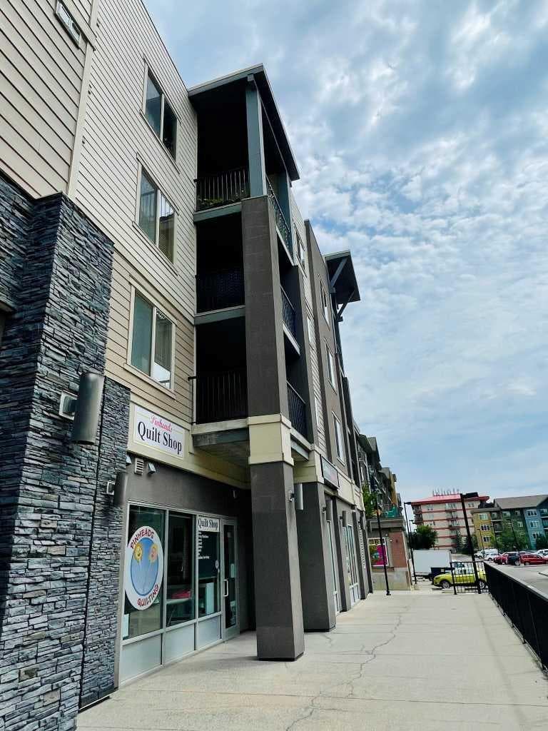 6210, 403 Mackenzie Way SW — photo 2