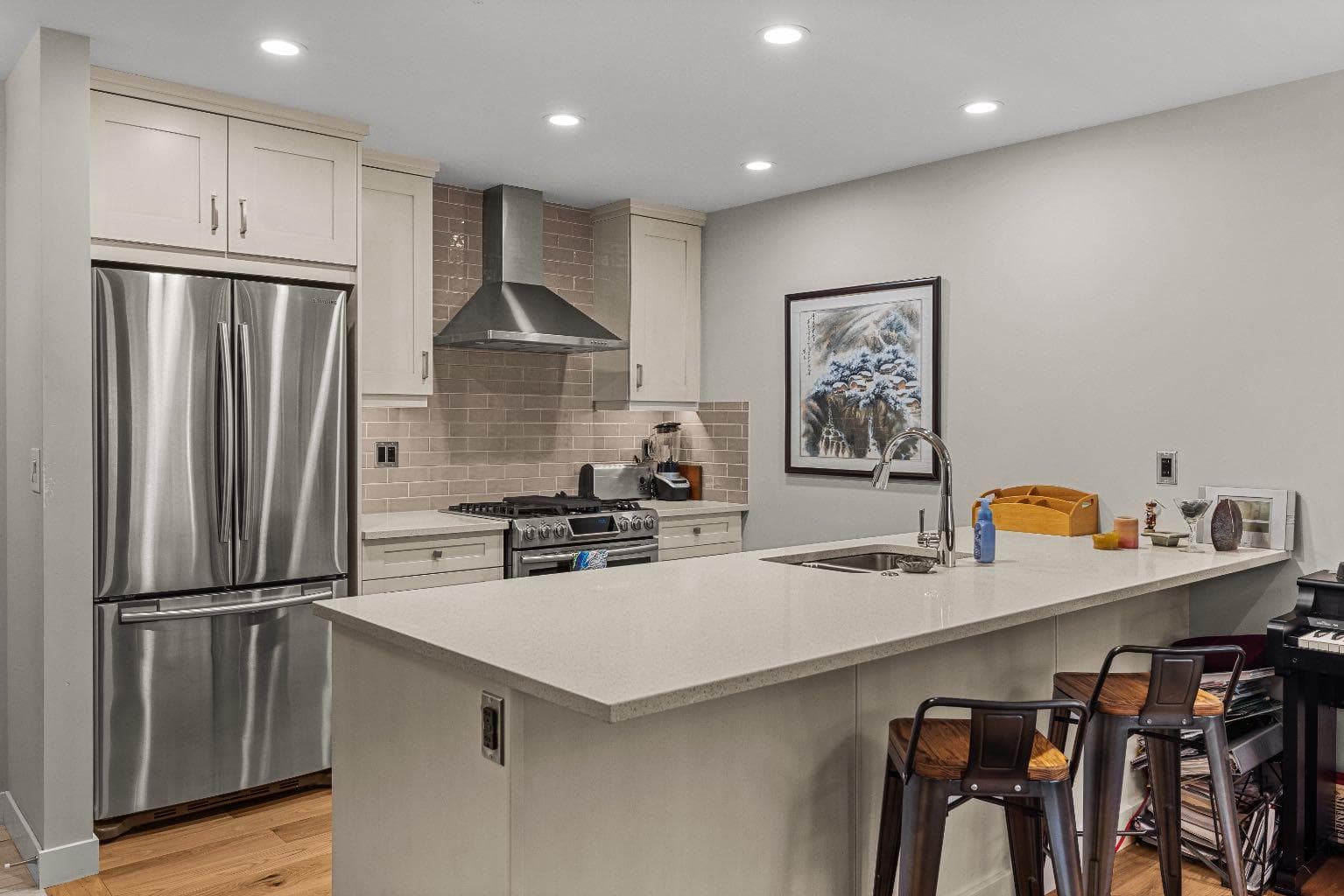 102, 707 Spring Creek Drive — photo 4
