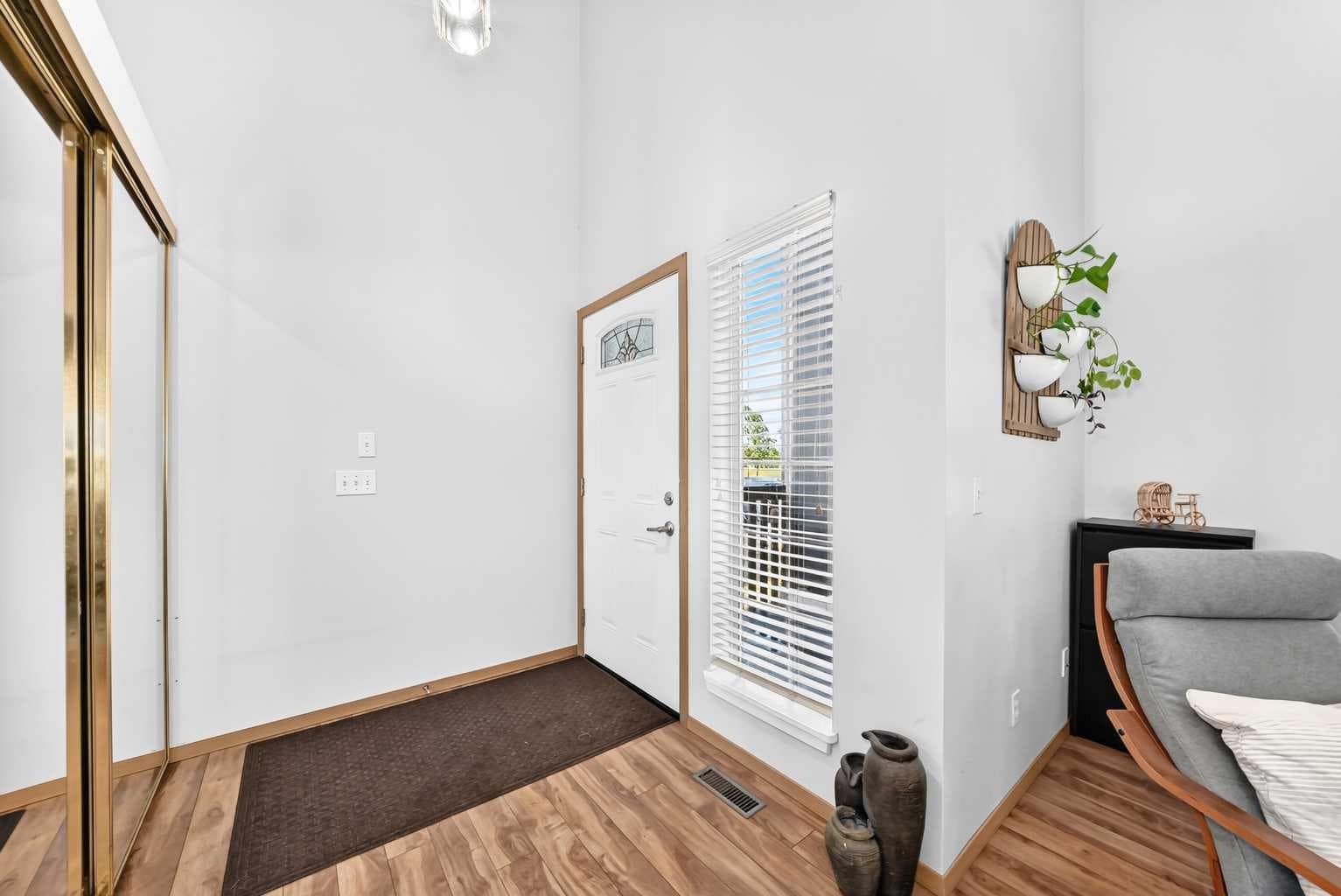 3628 Catalina Boulevard NE — photo 3