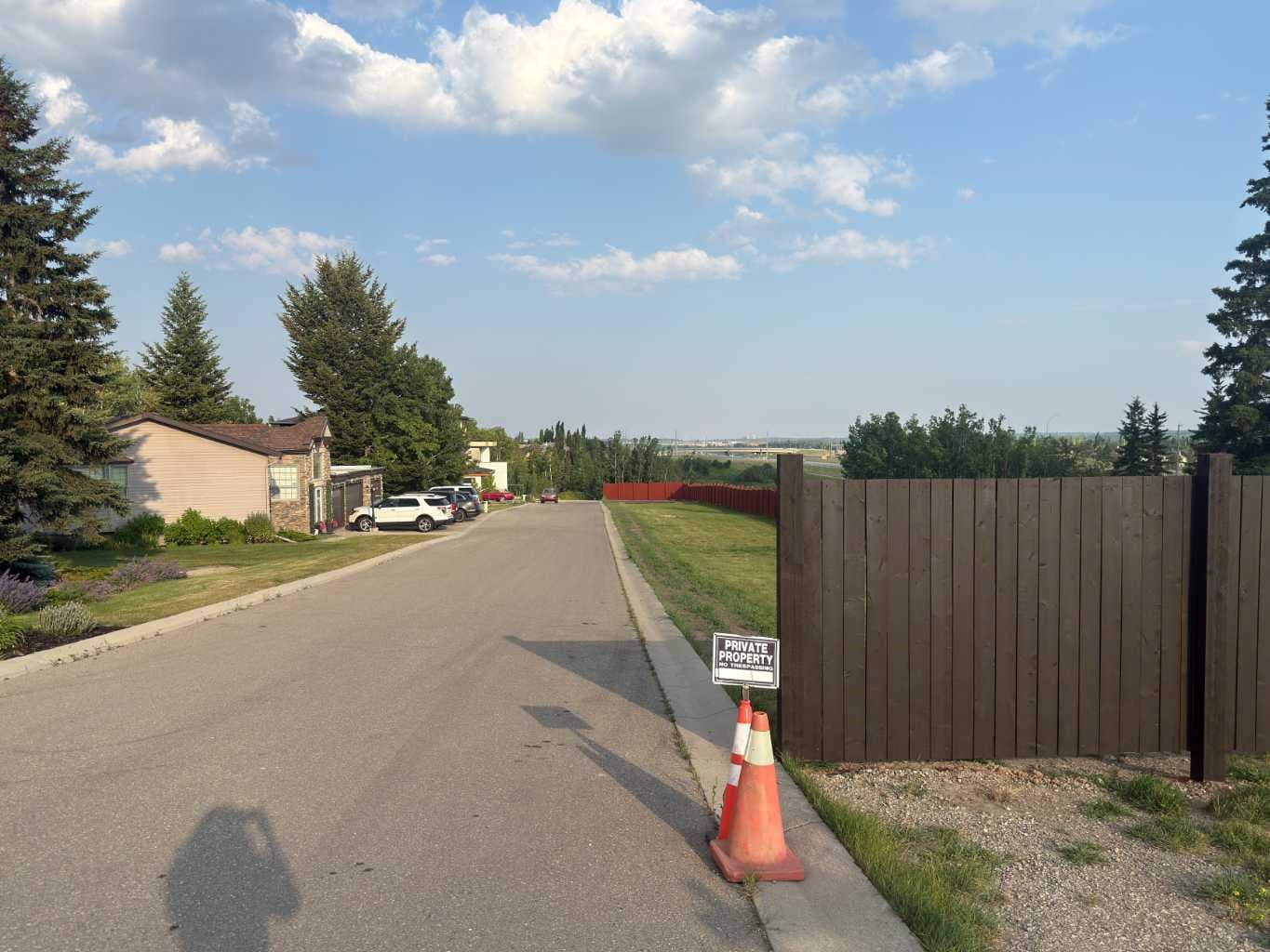 3654 85 Street SW — photo 4
