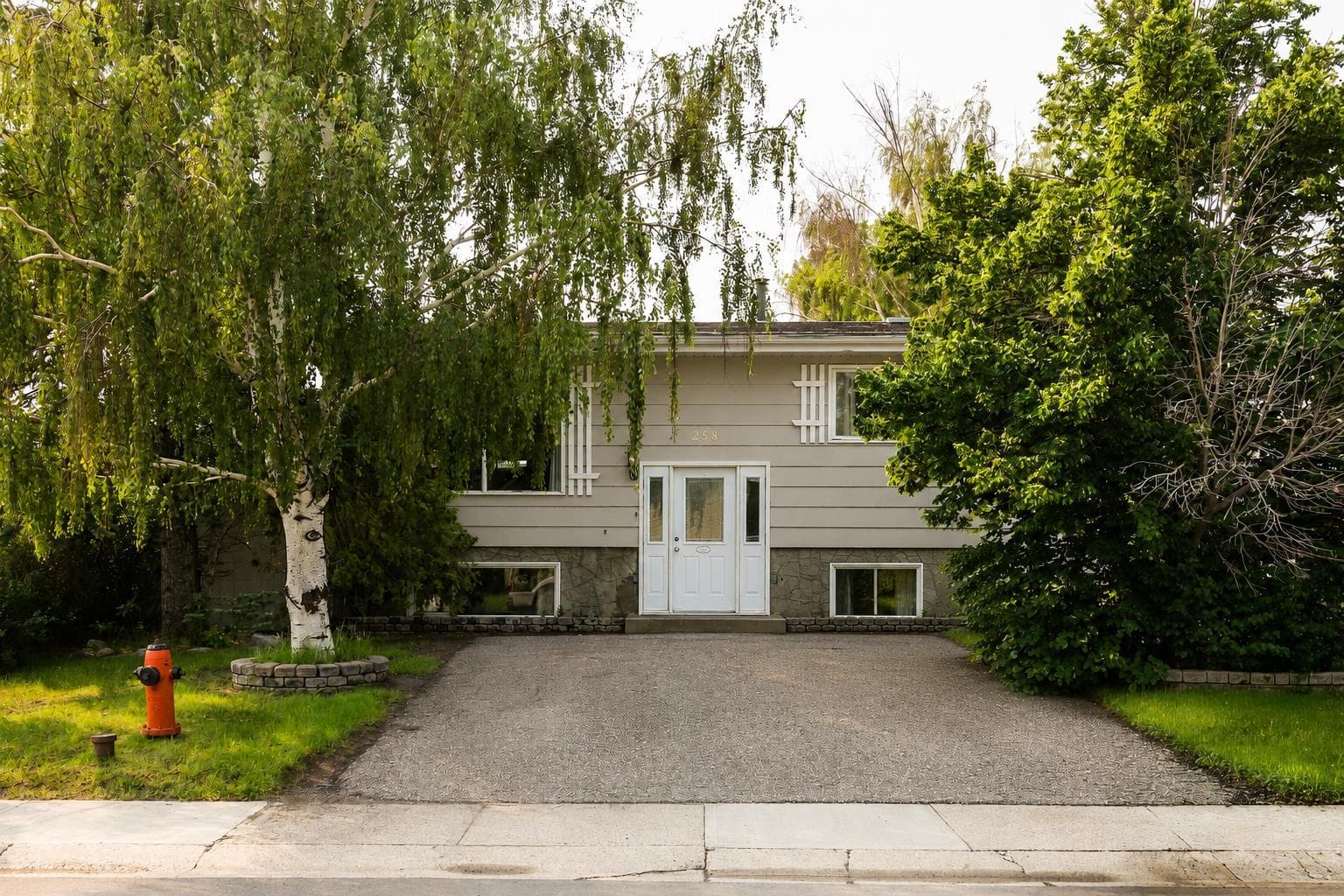 258 McDermott Road — photo 1