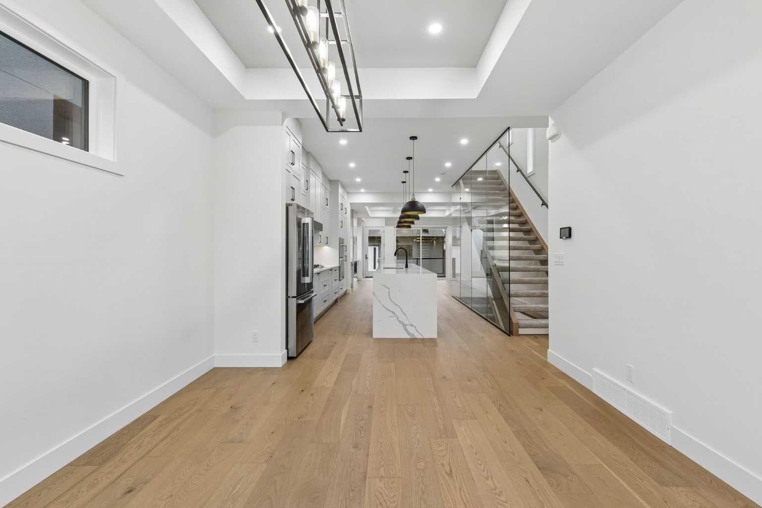 1810 19 Avenue NW — photo 4