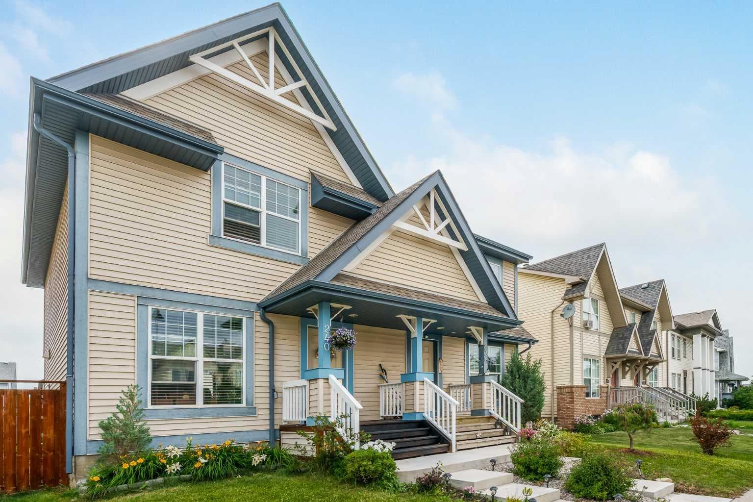 240 Elgin Meadows Gardens SE — photo 2