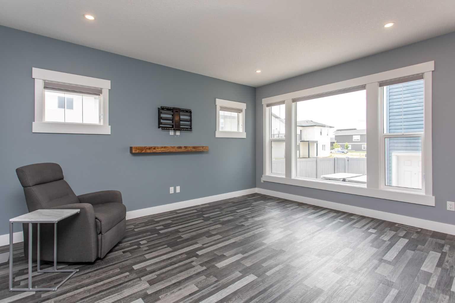 10 Tagish Avenue — photo 5
