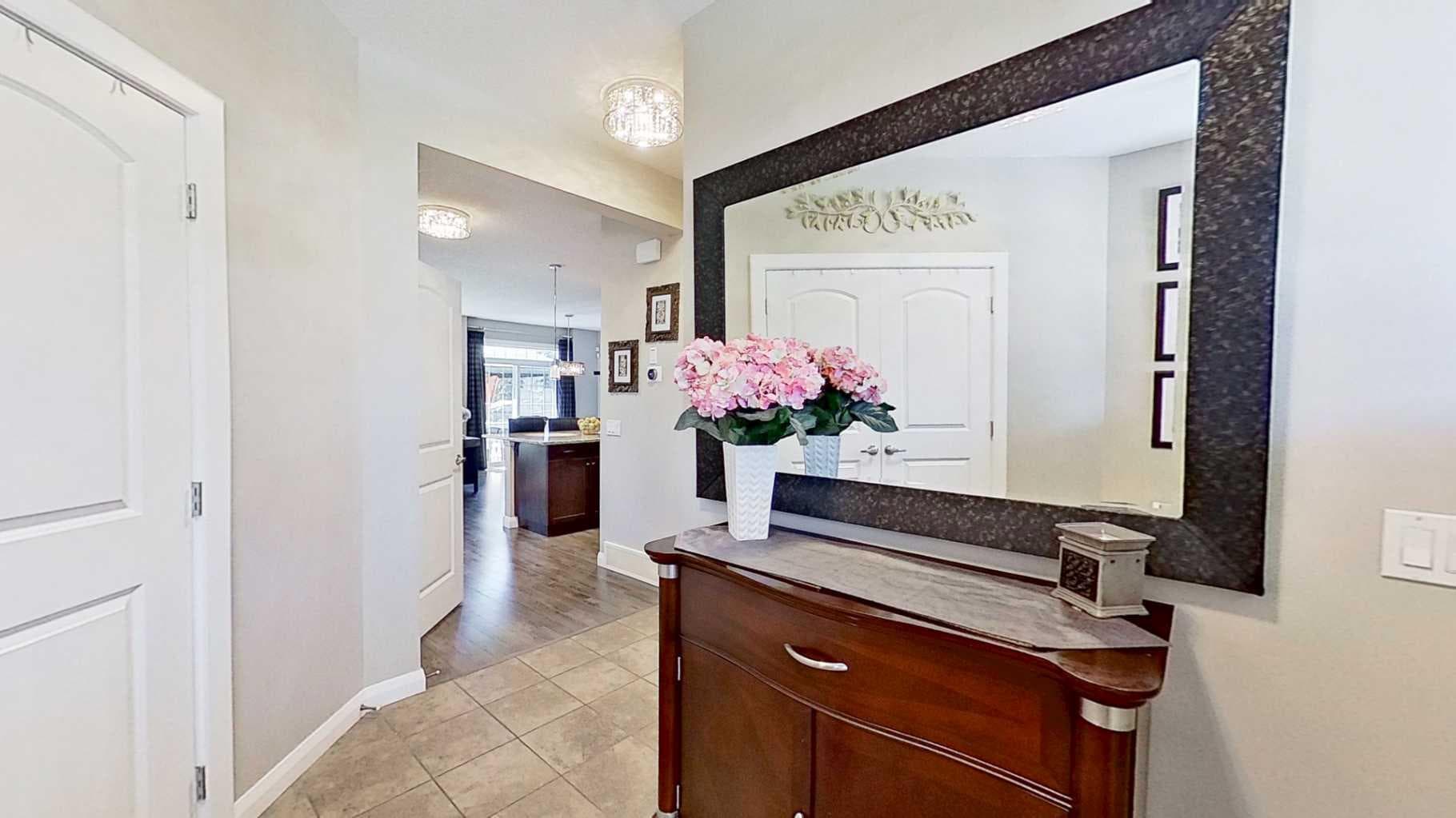 31 Ravenslea Crescent SE — photo 3
