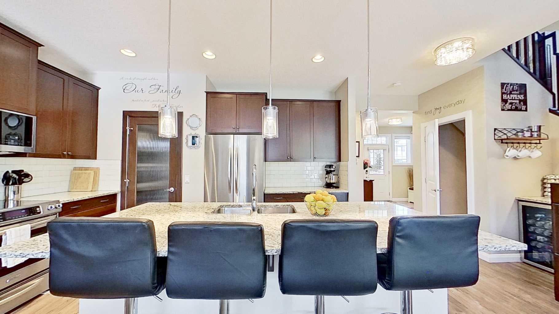 31 Ravenslea Crescent SE — photo 5