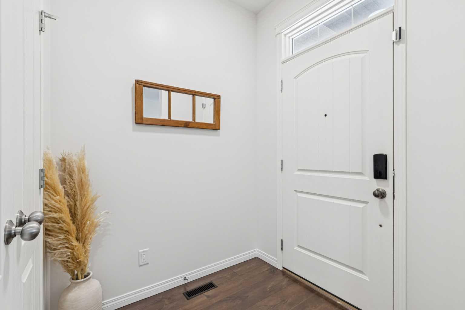 75 Marquis Green SE — photo 2