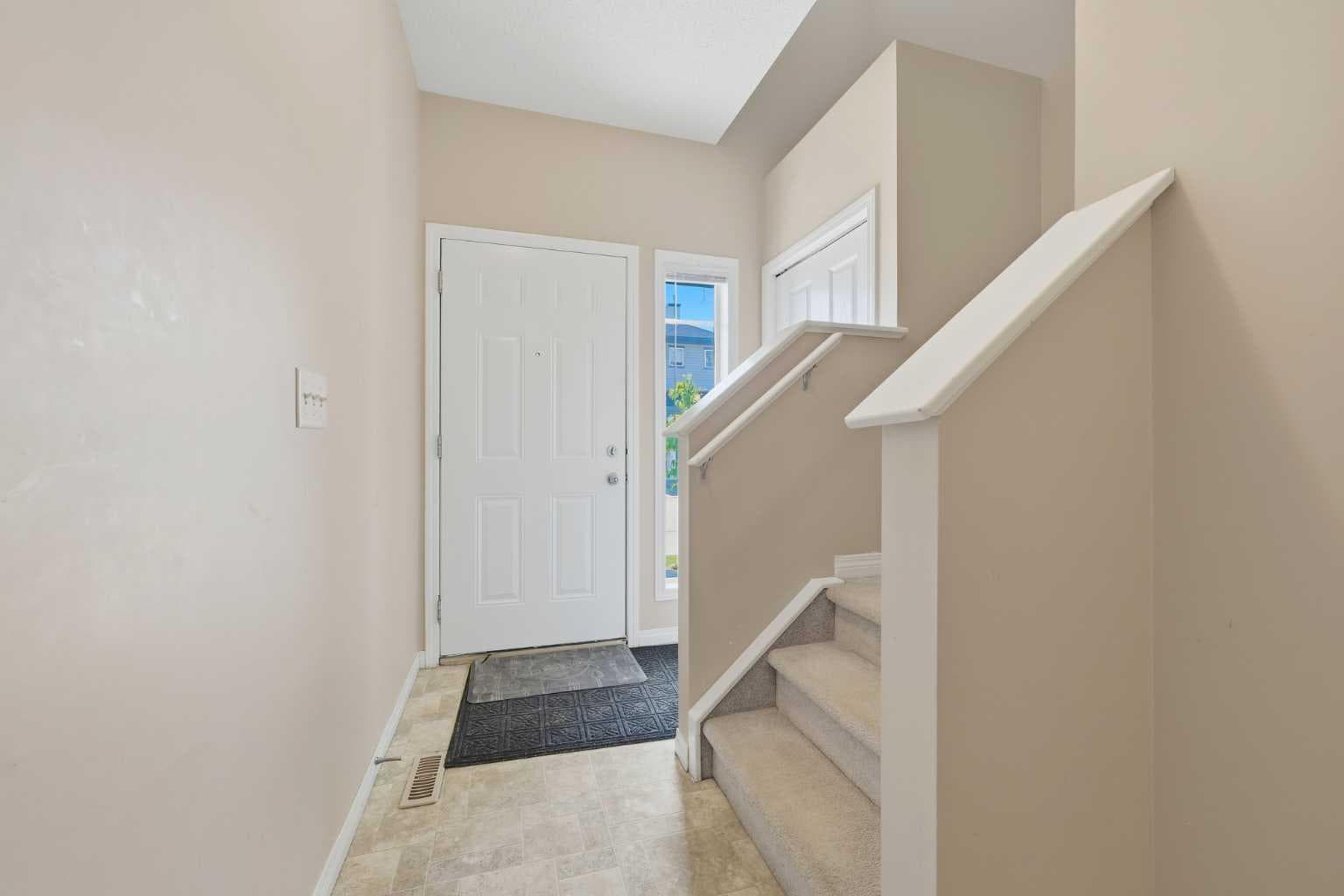 124 Everridge Gardens SW — photo 3