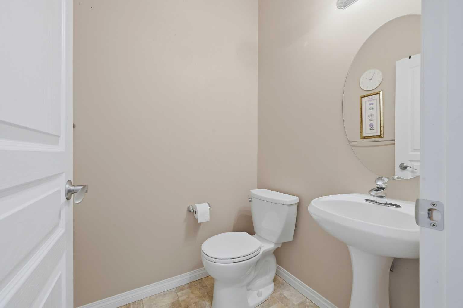 124 Everridge Gardens SW — photo 4