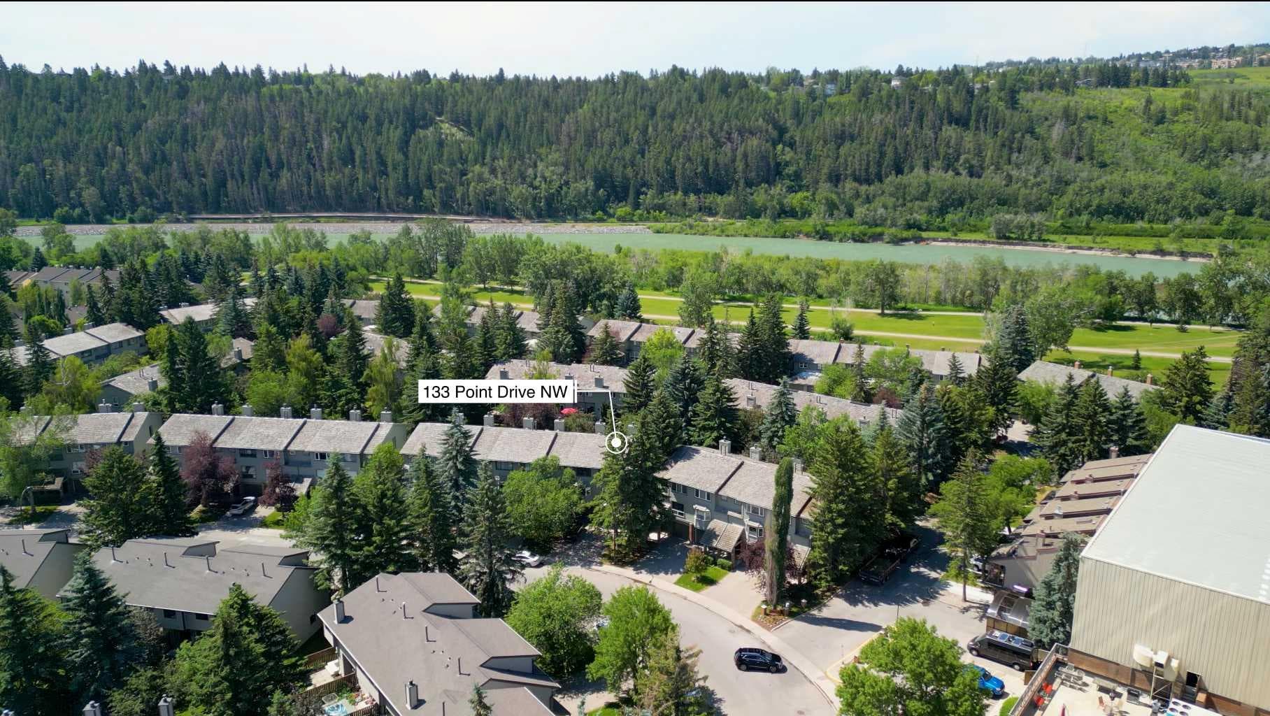 133 Point Drive NW — photo 1