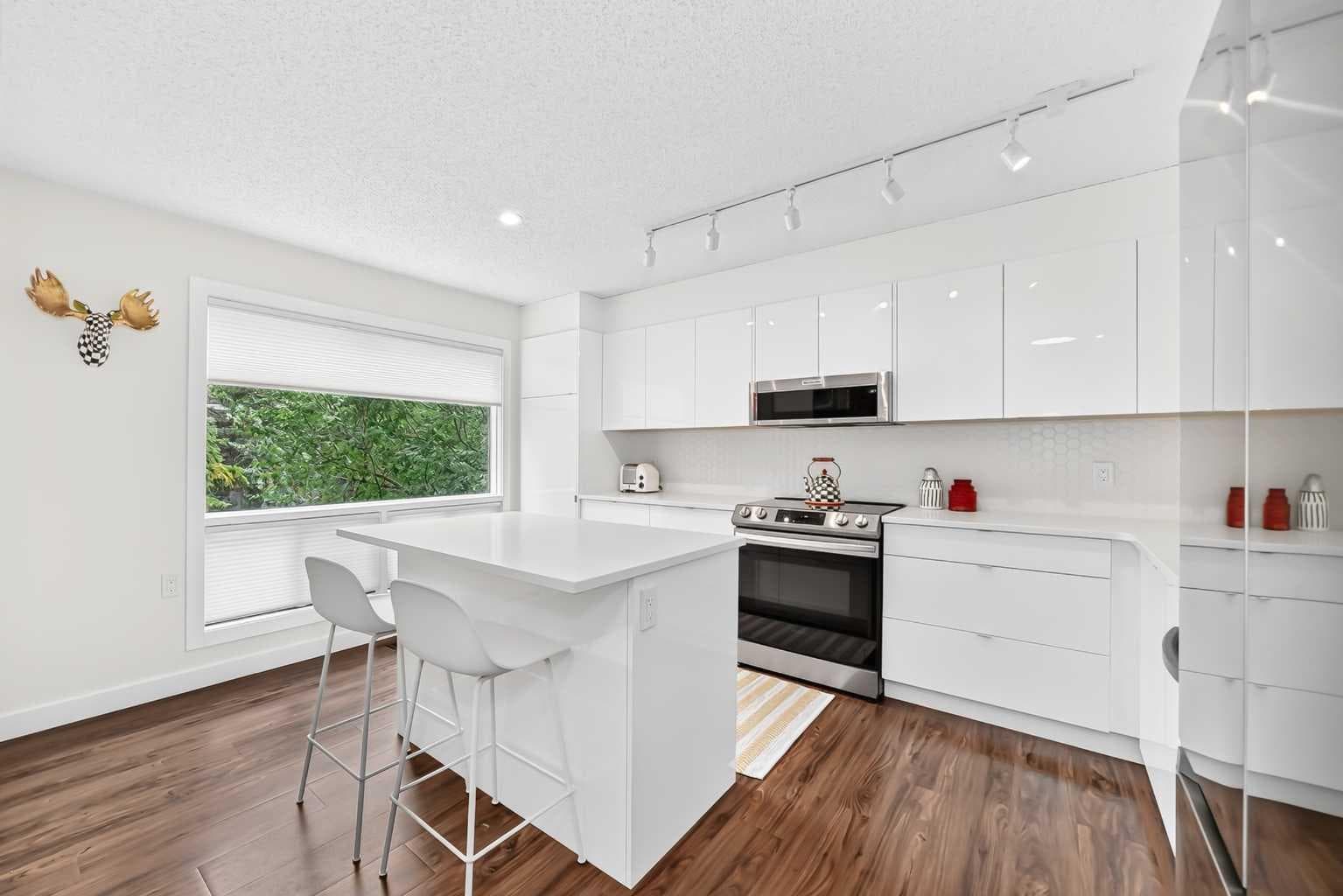 133 Point Drive NW — photo 3