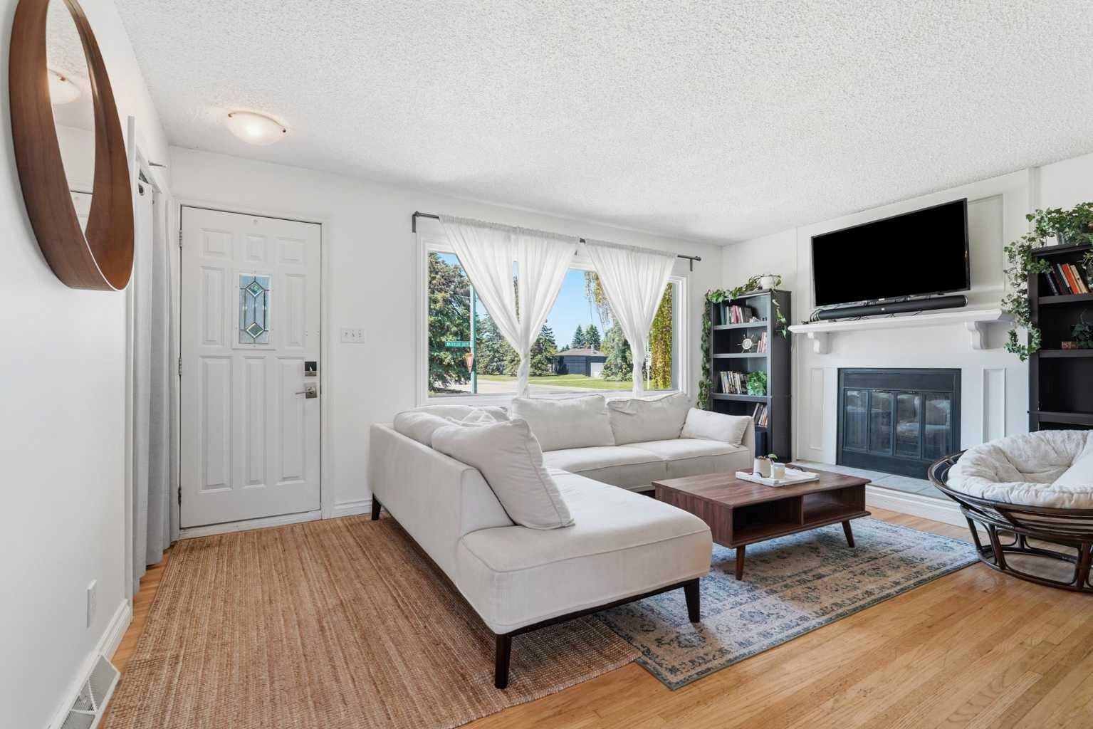 96 Waterloo Drive SW — photo 3