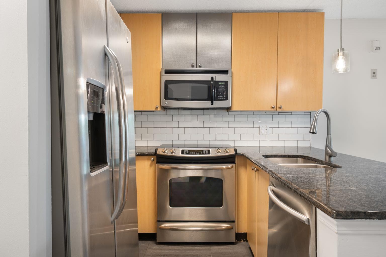 120, 25 Richard Place SW — photo 3