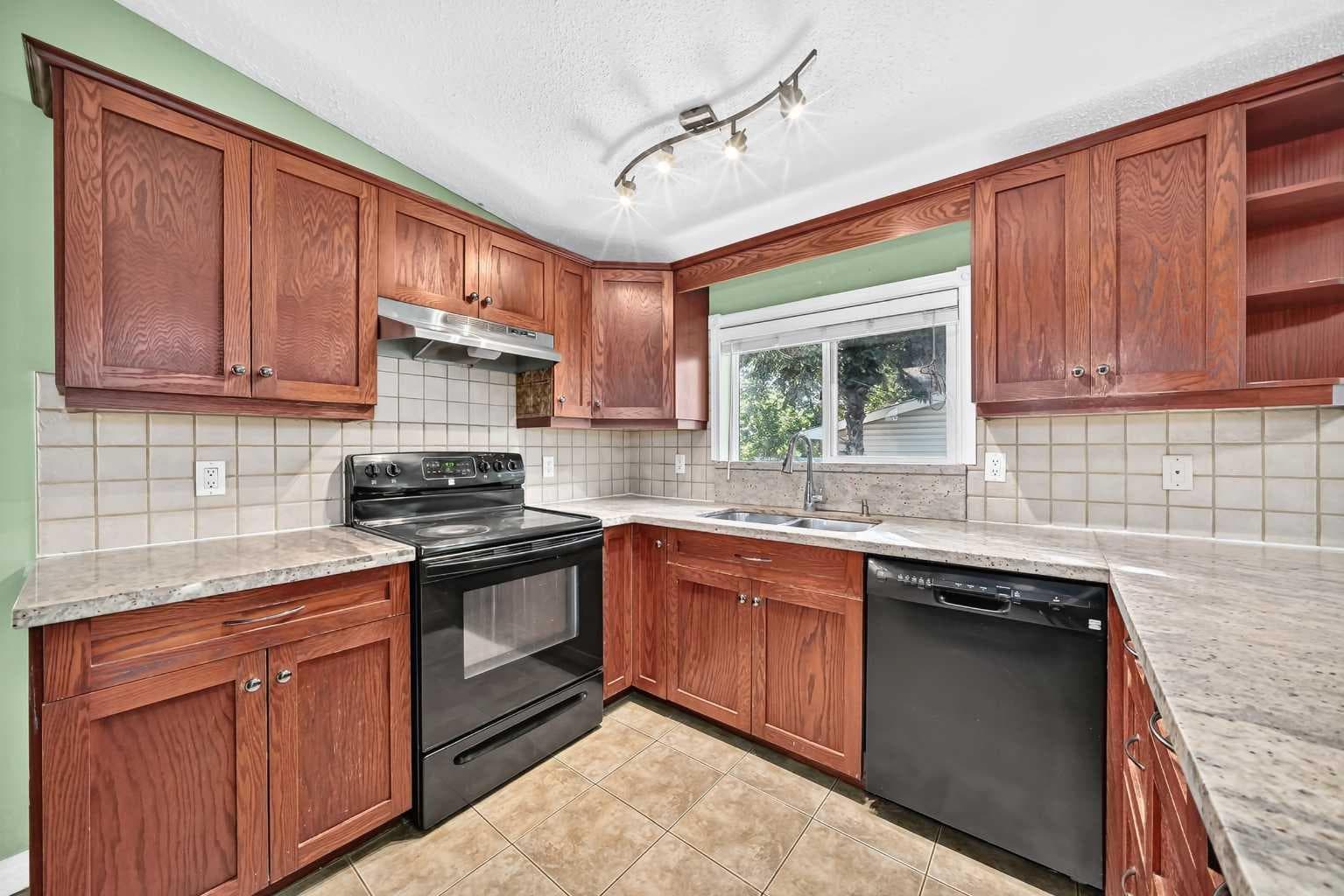 4628 Verona Drive NW — photo 4