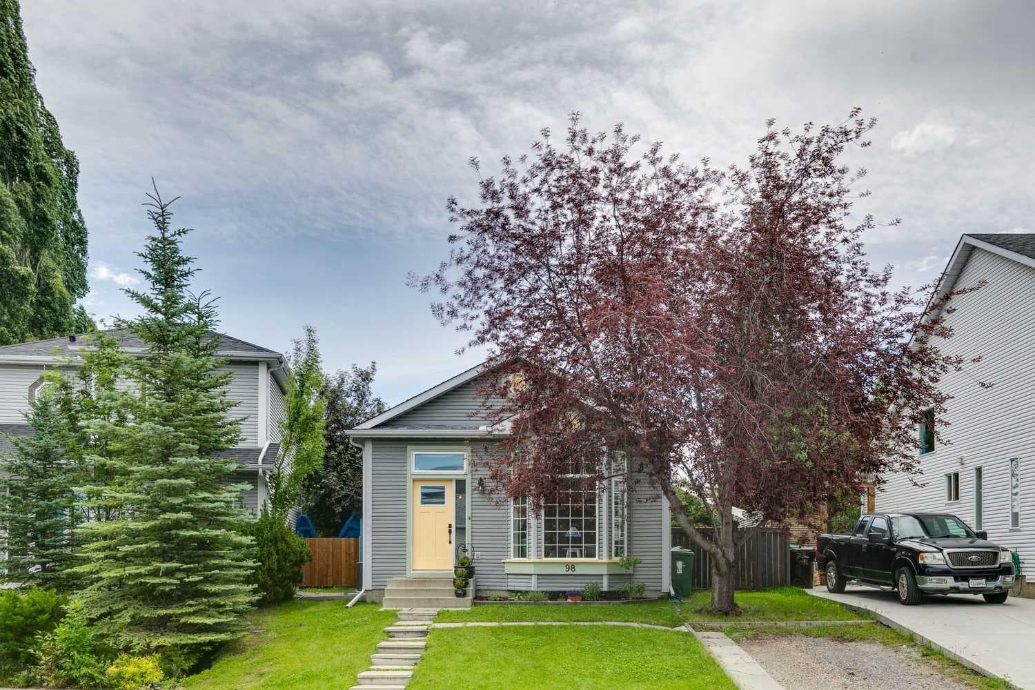 98 River Rock Way SE — photo 2