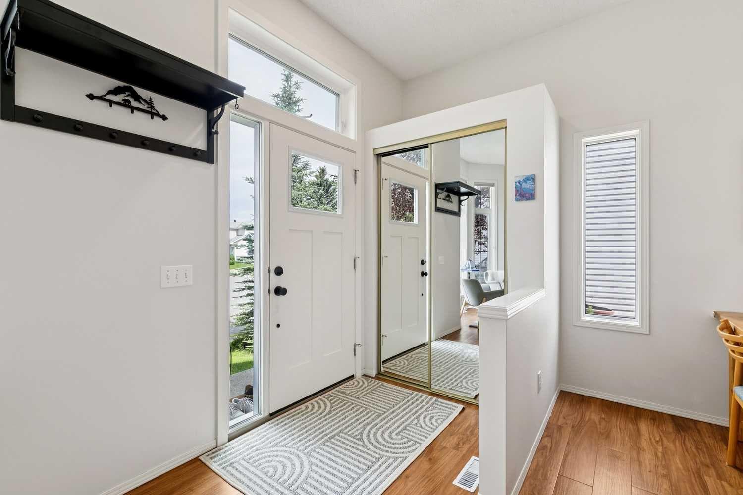 98 River Rock Way SE — photo 3