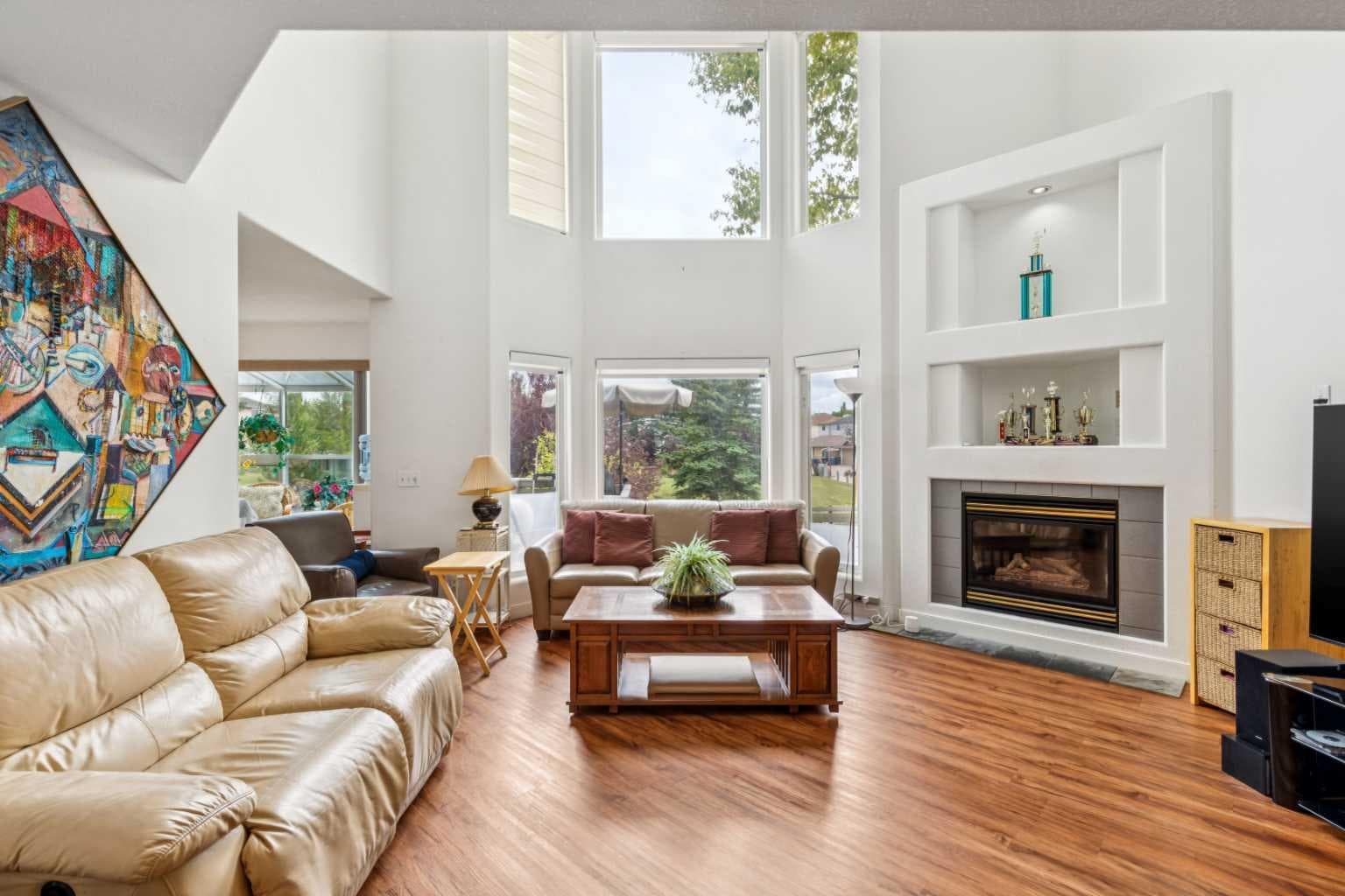 23 Sierra Nevada Close SW — photo 3